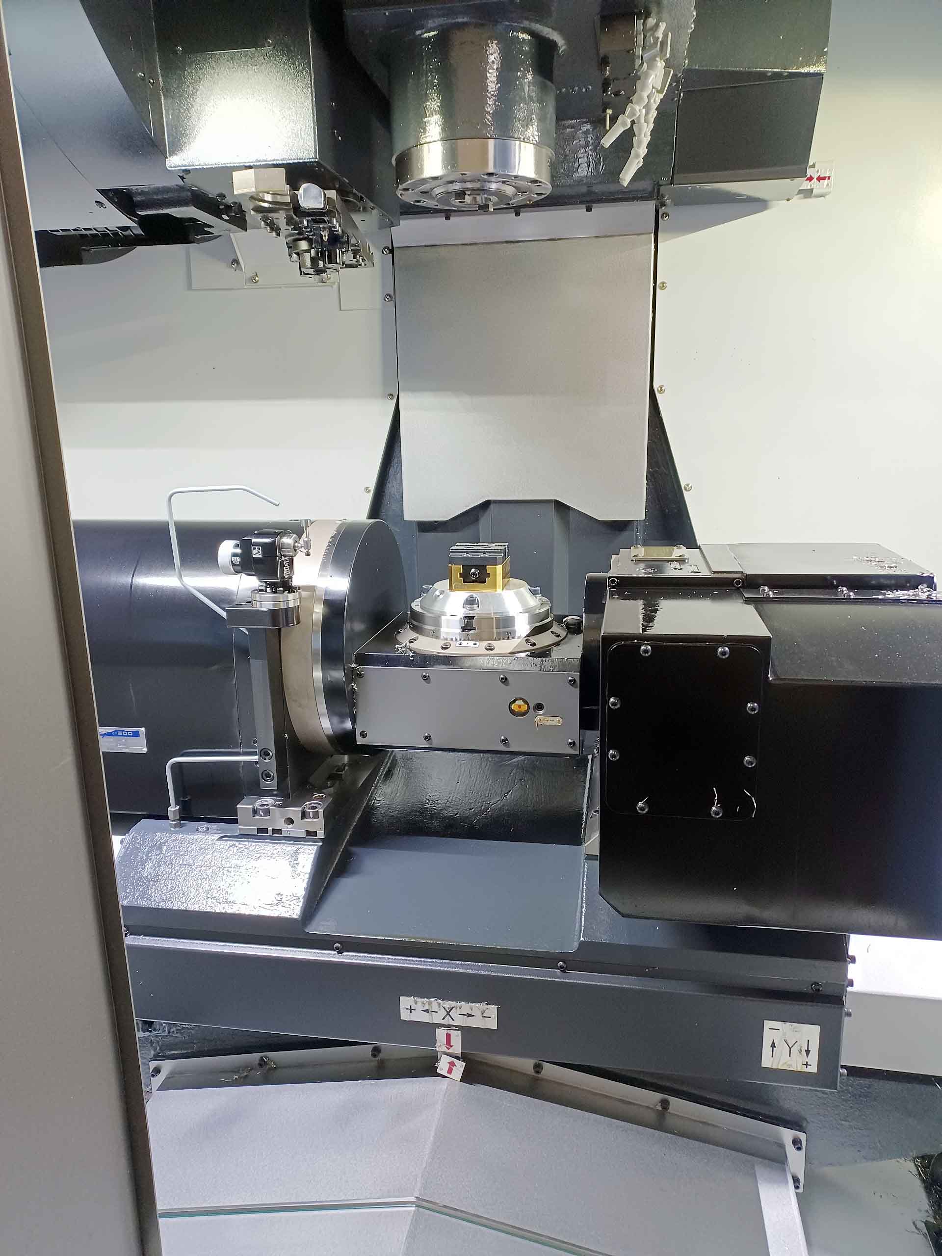 Doosan DNM 200/5AX VMC, 2018 - 5-Axis Trunnion, TSC, Renishaw Probe, 112 Hours! - Image 2