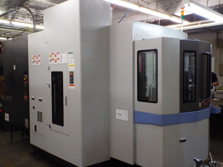Doosan HC-400 HMC, 2008 - Thru Spindle Coolant, (2) Tombstones, Fanuc 21i-MB Control - Image 6