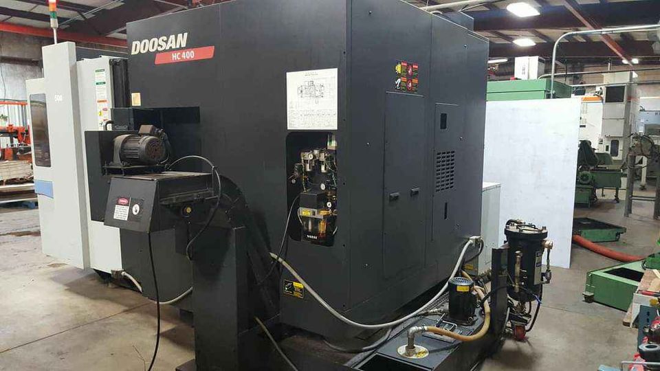 Doosan HC-400 HMC, 2008 - Thru Spindle Coolant, (2) Tombstones, Fanuc 21i-MB Control - Image 2