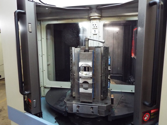 Doosan HC-400 HMC, 2008 - Thru Spindle Coolant, (2) Tombstones, Fanuc 21i-MB Control - Image 15