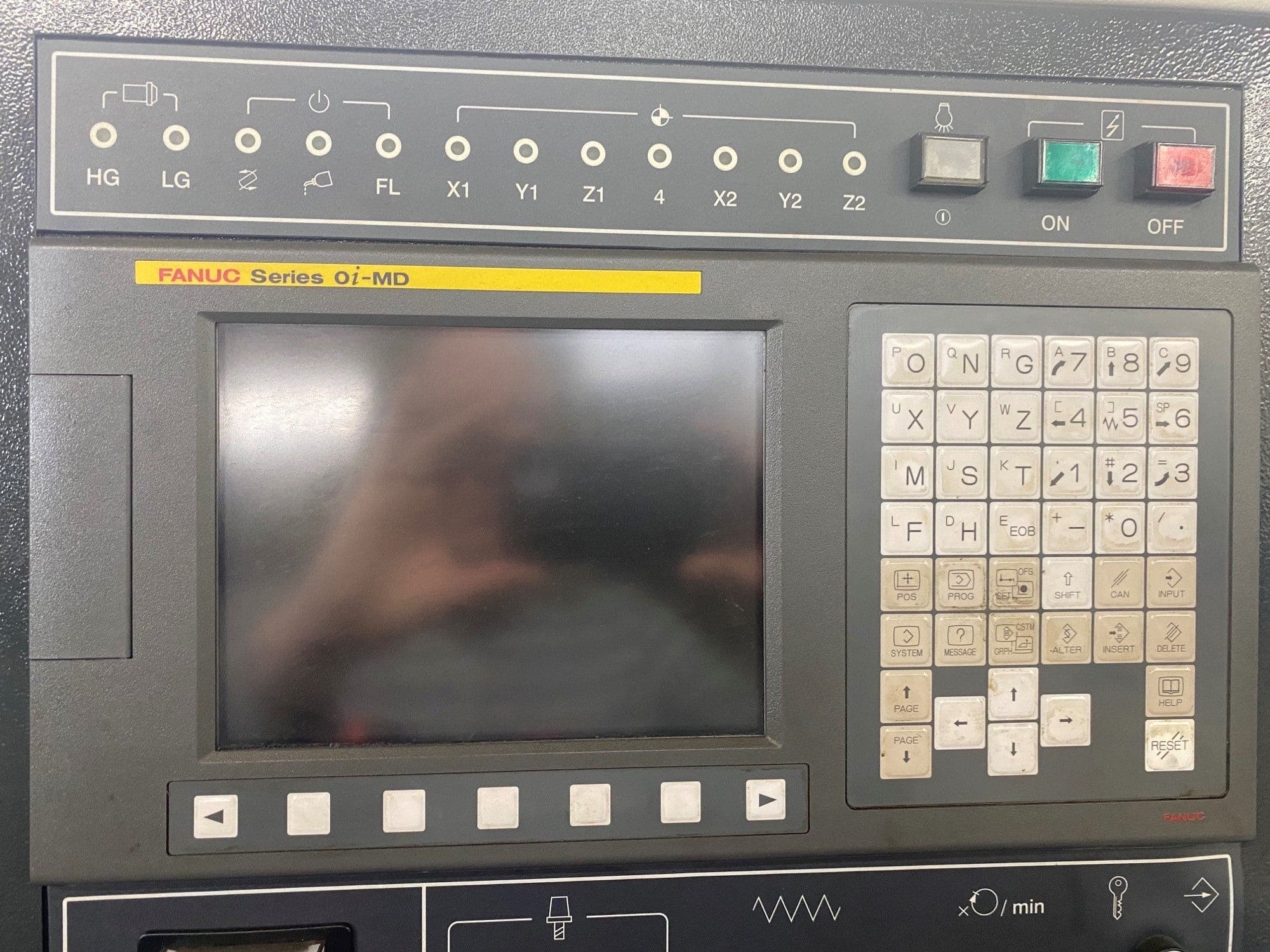 Feeler VMP 580 VMC, 2010- 10,000RPM, Fanuc Control, Chip Conveyor - Image 3