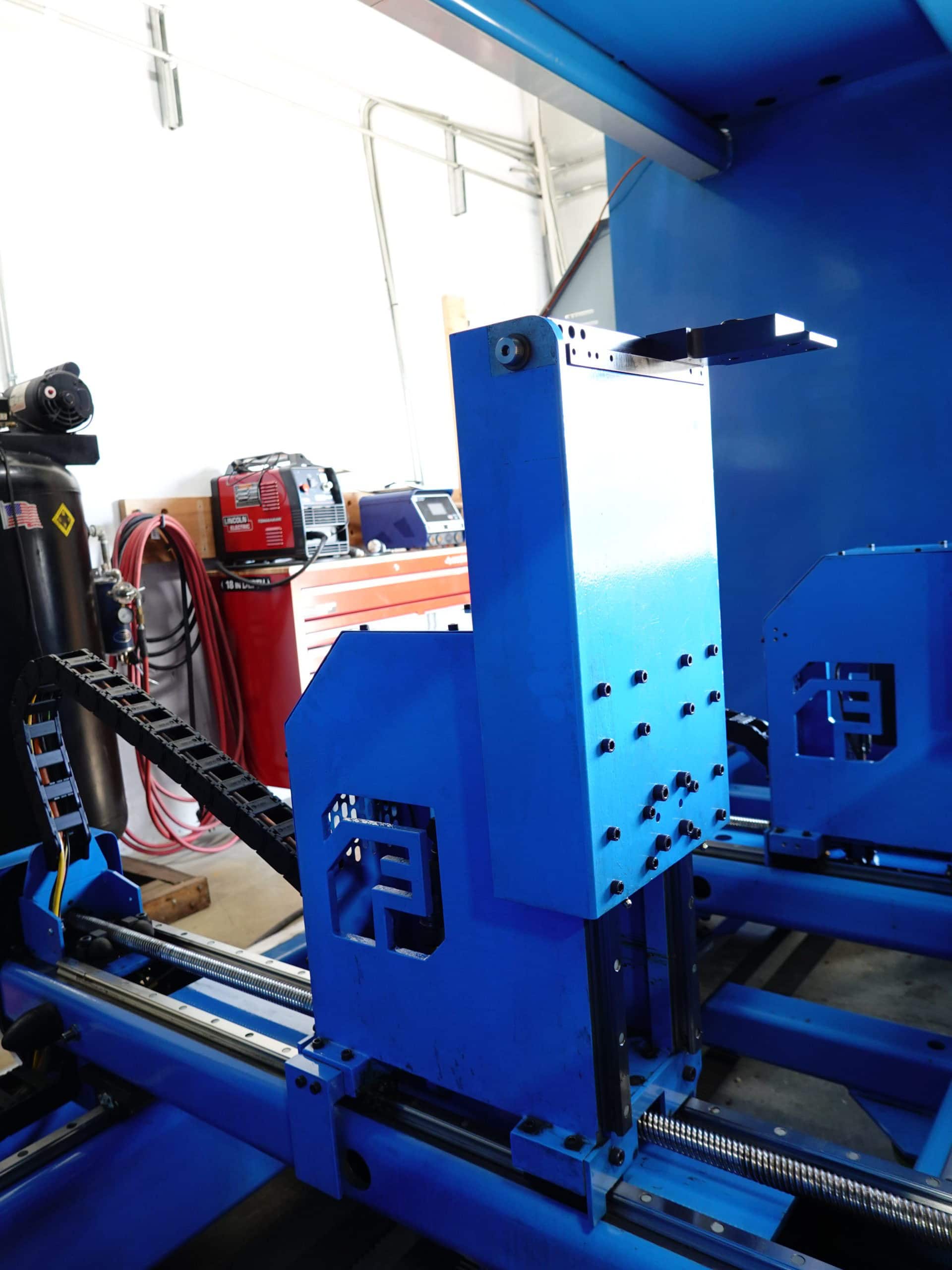 140 Ton x 10' Finn-Power B125-3060 CNC Press Brake, 2002 - NEW Cybelec VisiTouch 19 CNC Control, 6-Axis Backgauge, LOW Hours! - Image 5