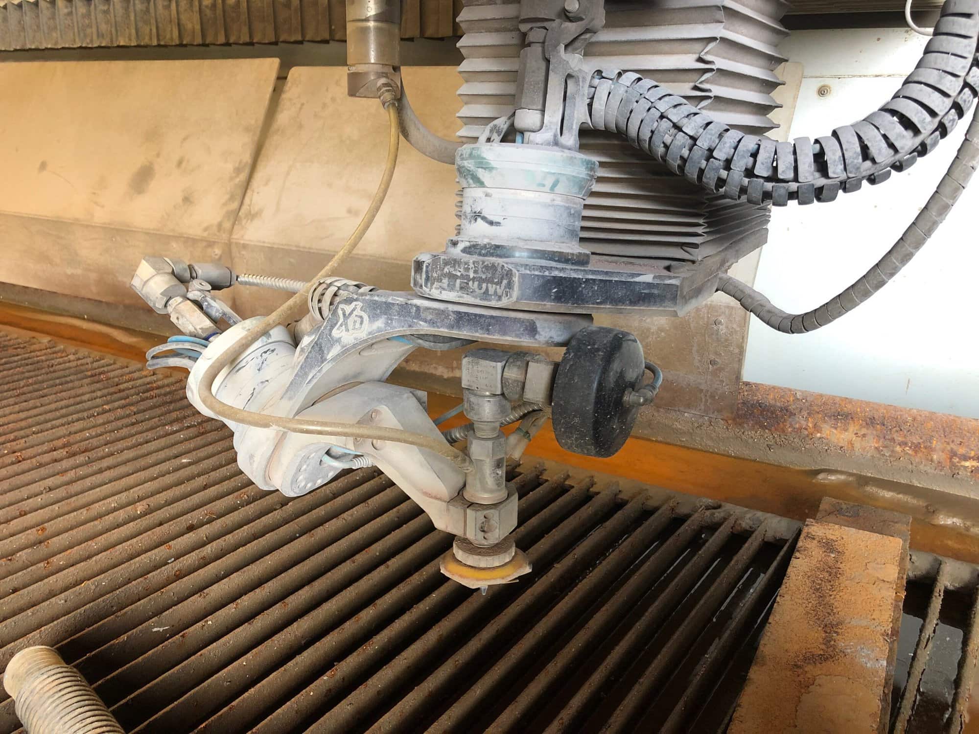 6' x12' Flow Mach 4 4020B 5-Axis Waterjet XD, 2012- 94,000 PSI, Bevel and 3D Part Cutting - Image 3