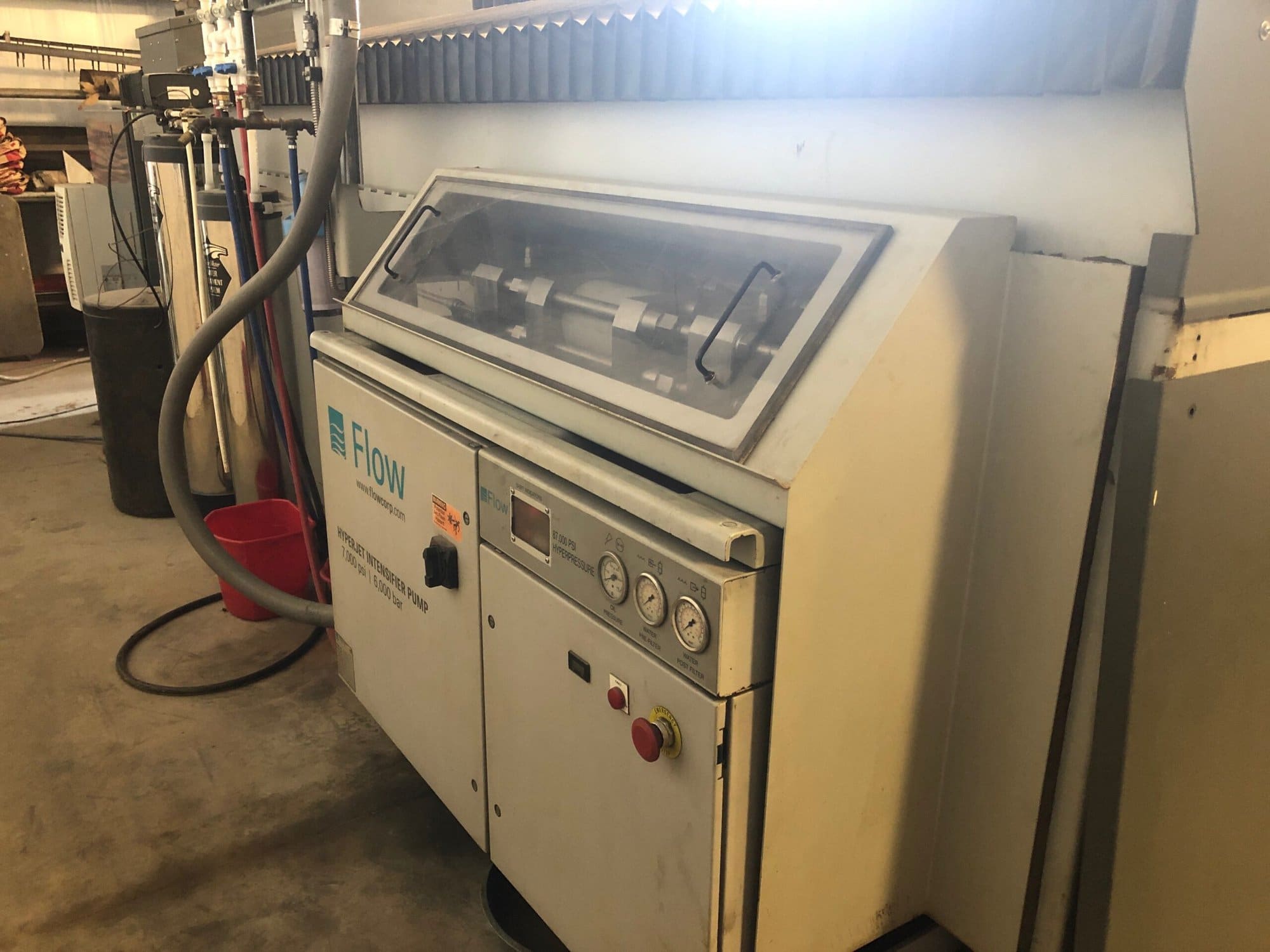 6' x12' Flow Mach 4 4020B 5-Axis Waterjet XD, 2012- 94,000 PSI, Bevel and 3D Part Cutting - Image 4