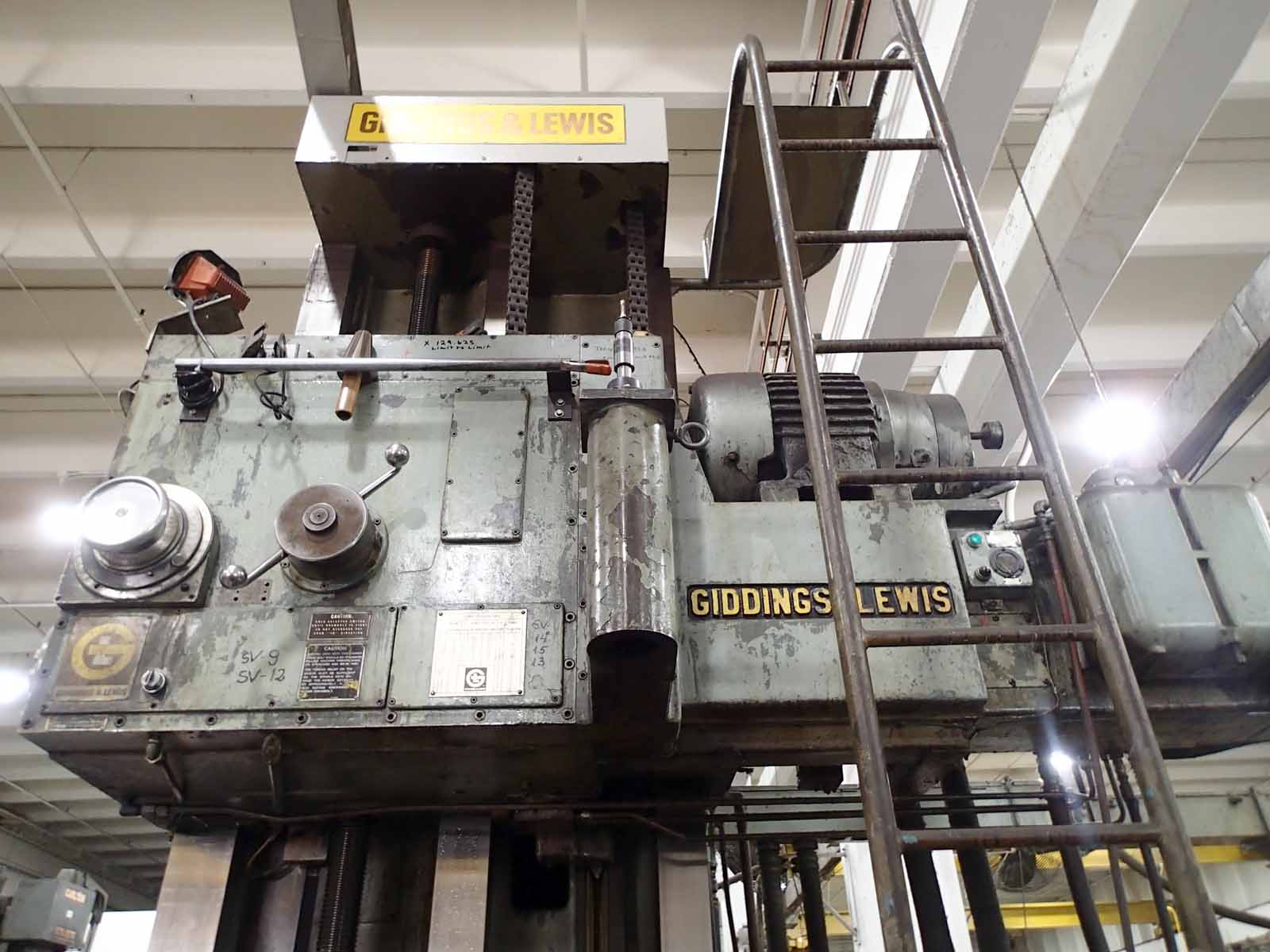 Giddings & Lewis Saddle Type Horizontal Boring Mill, 1971- 129" Travel - Image 3