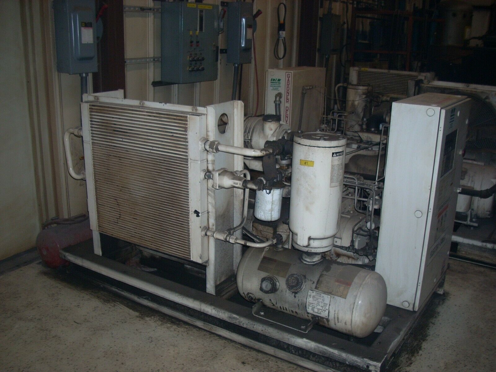 50 HP GARDNER DENVER ROTARY SCREW AIR COMPRESSOR SKID MOUNTED - Image 2