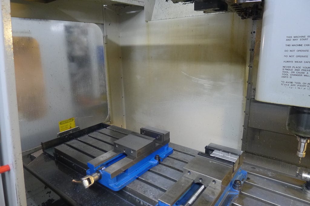 Haas VF-4 VMC, 2002 - 4th Axis HRT-210 Rotary Table, Probing, 10k RPM - Image 6