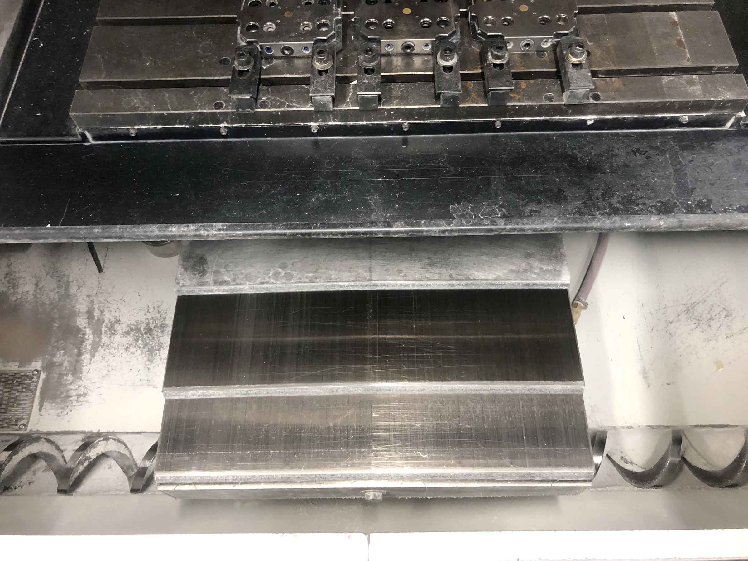 Haas VF-2 Vertical Machining Center, 2005 - Side Mount 24 ATC, Auger - Image 9