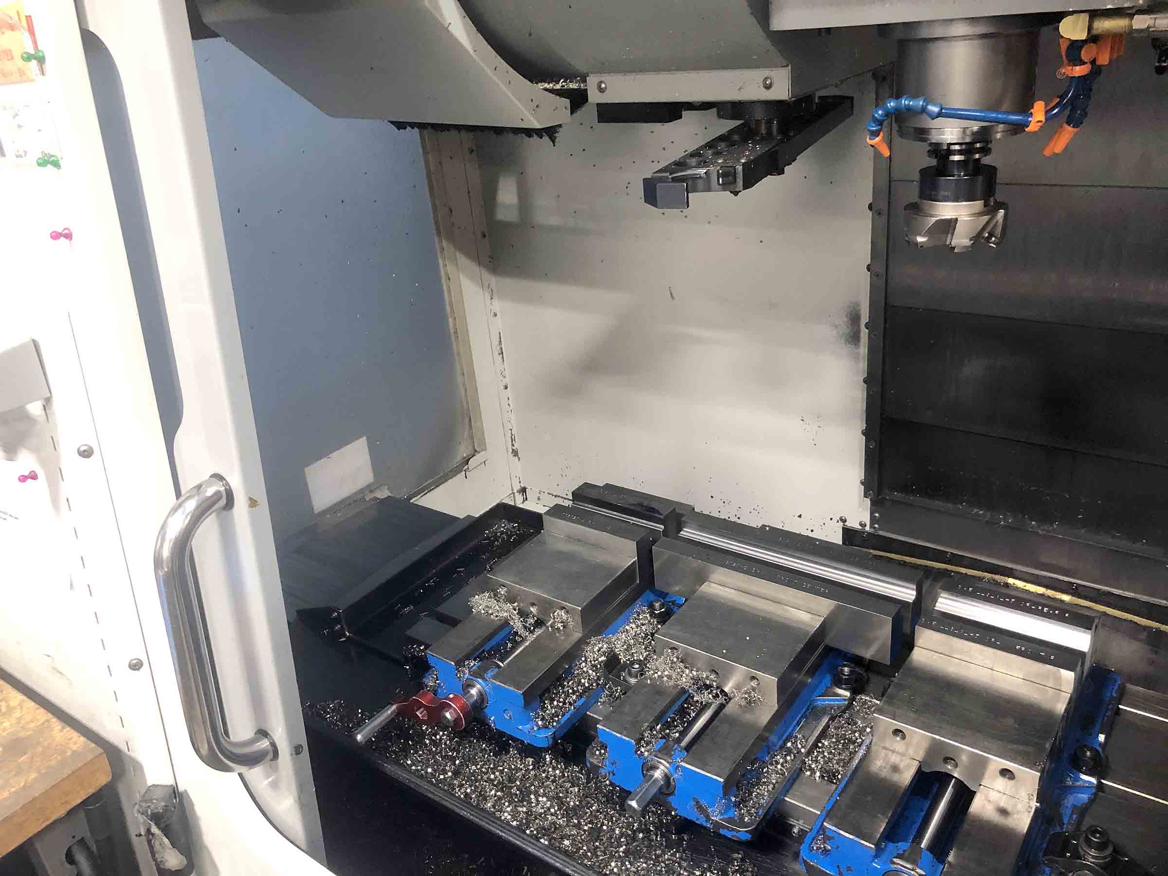 Haas VF-2 Vertical Machining Center, 2006- Side Mount 24 ATC, Auger - Image 5