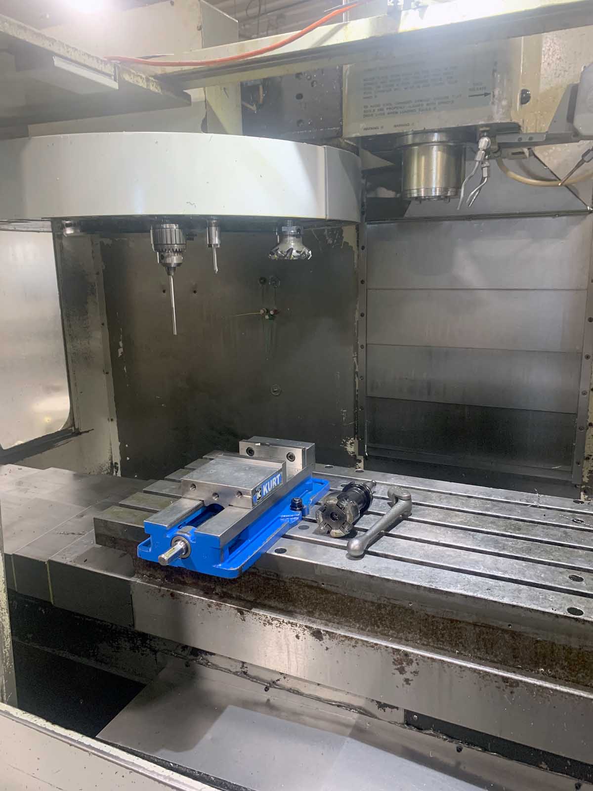 Haas VF-4 Vertical Machining Center, 1998- TSC, 32 Tool ATC, 10k Spindle - Image 3
