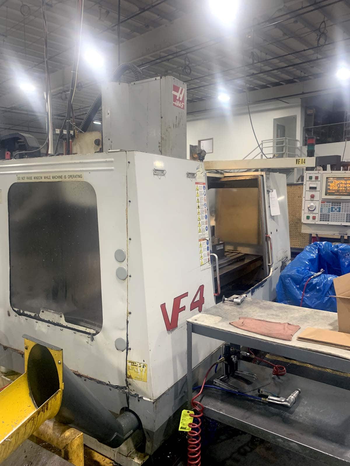 Haas VF-4 Vertical Machining Center, 1999- TSC, 10k Spindle, Auger - Image 9