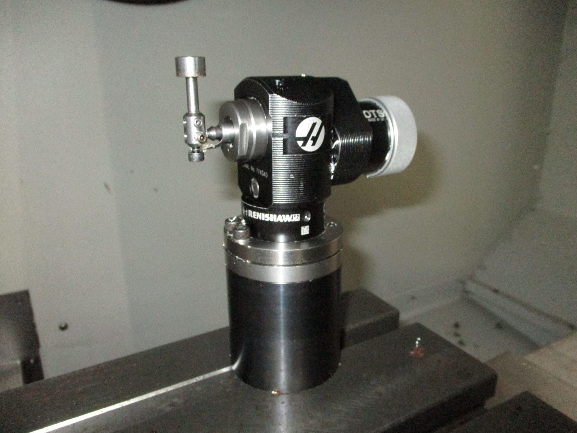 Haas VF-5 VMC, 2015- 15k RPM, WIPS, Low Hours - Image 12
