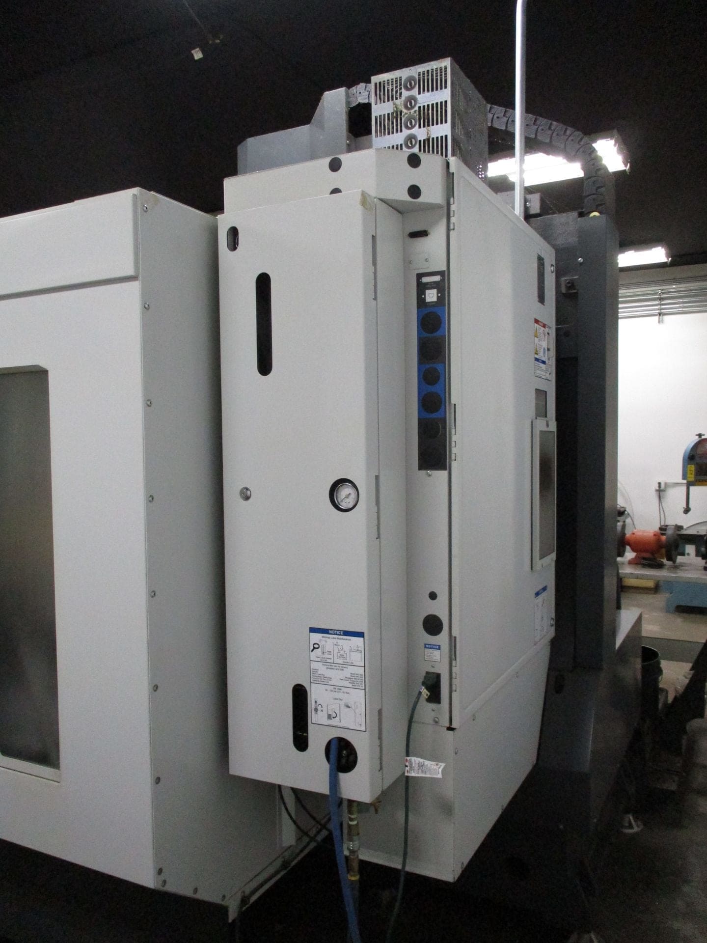 Haas VF-5 VMC, 2015- 15k RPM, WIPS, Low Hours - Image 4