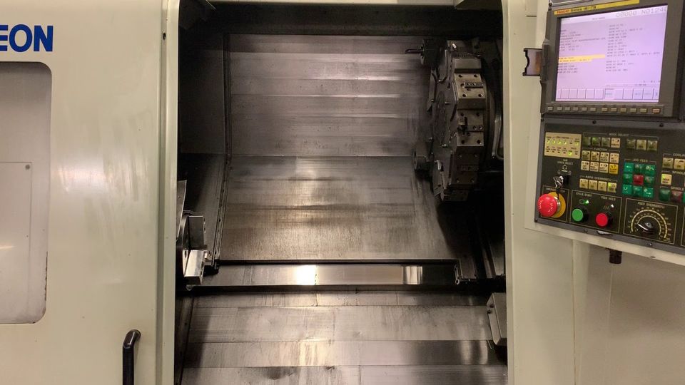 Hwacheon Hi-Tech 300 CNC Lathe, 2004 - Live Tooling, Tailstock, Tool Setter - Image 3
