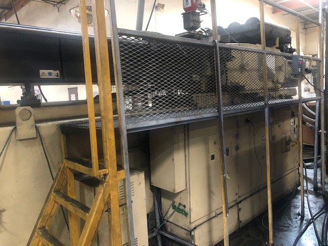 Husky HL-1000 RS155/135 Injection Molding Machine, 2001 - 1000 Ton 296OZ Shot - Image 8