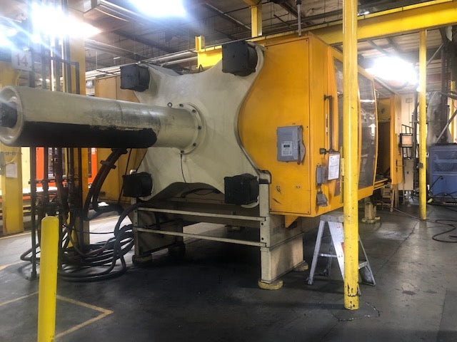 Husky HL-1000 RS155/135 Injection Molding Machine, 2001 - 1000 Ton 296OZ Shot - Image 6