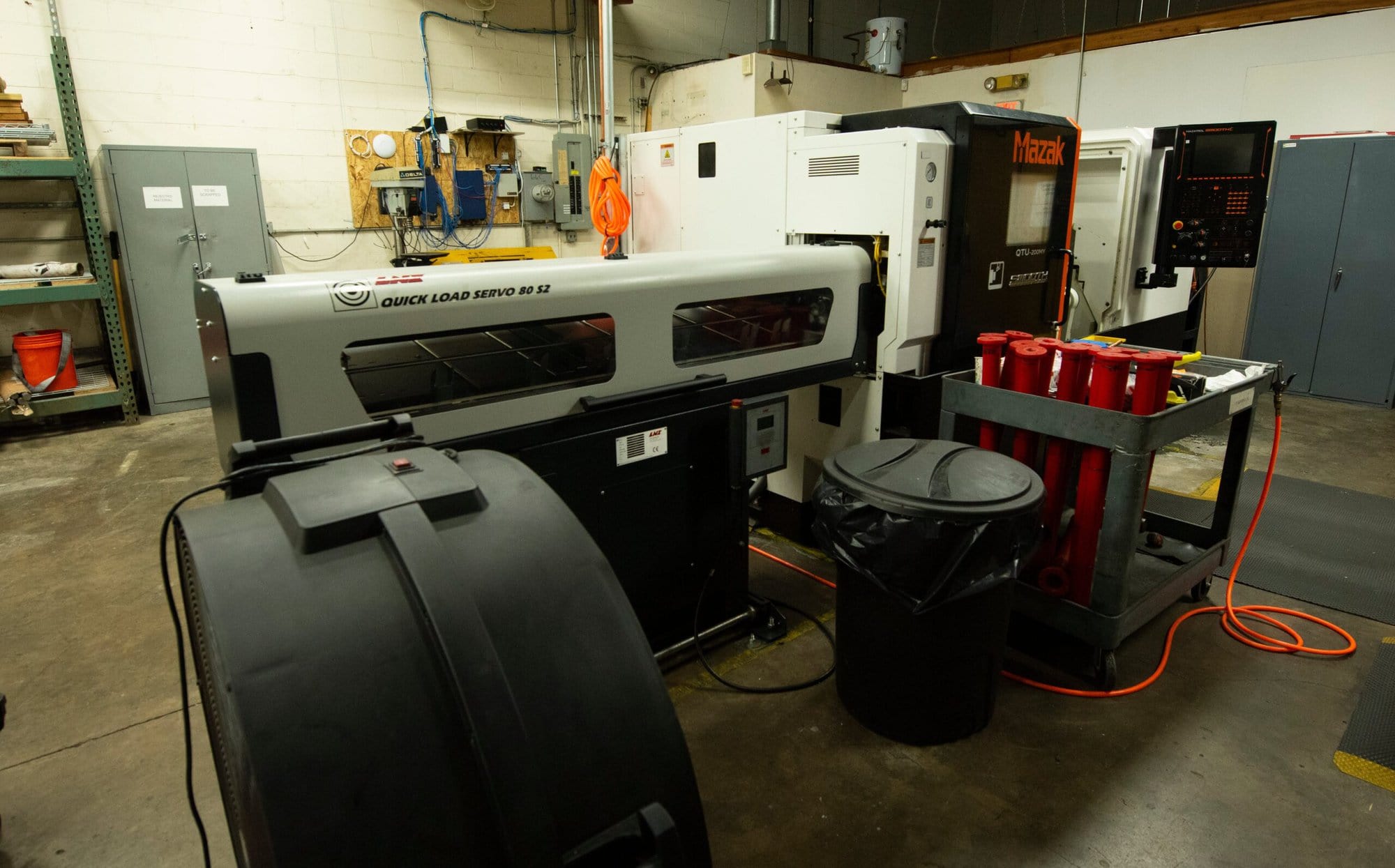 Mazak QTU-200MY CNC Lathe, 2017 - LNS Bar Feeder, Parts Catcher - Image 2