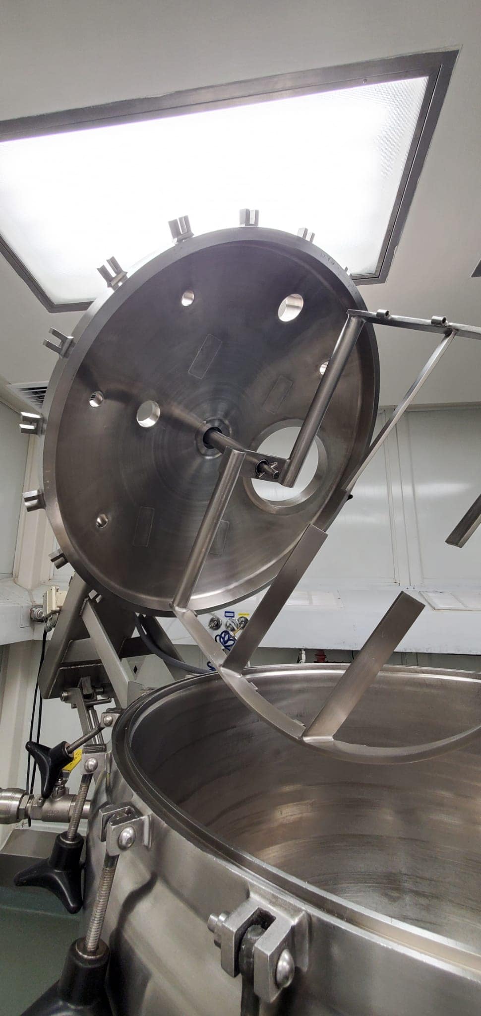 Lee Industries 150D9MT 150 Gallon Double Motion Stainless Steel Vacuum Kettle, 2009- W/ Scale - Image 7