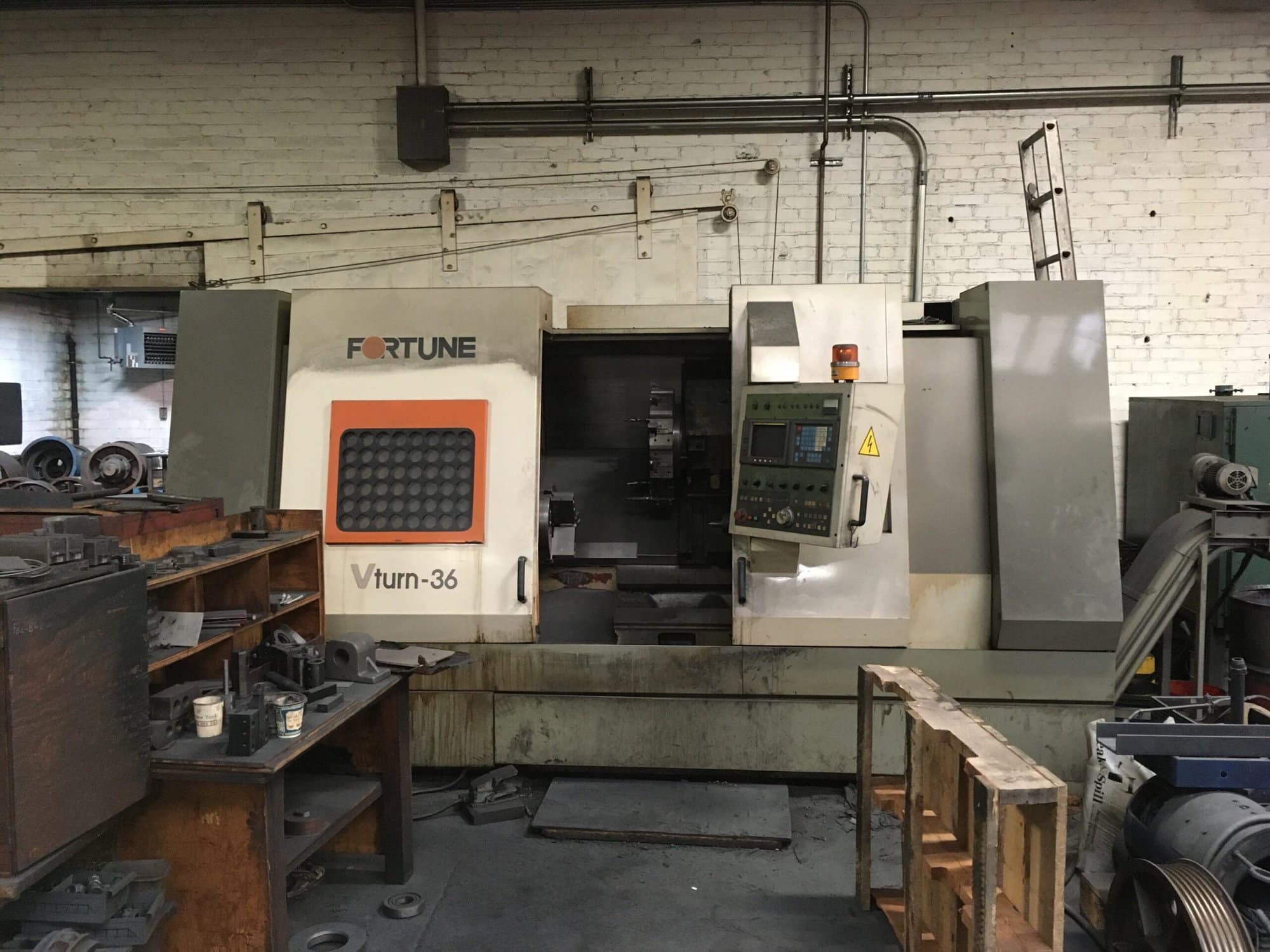 Fortune V-Turn 36 HORIZONTAL CNC LATHE, 1999 - Image 2
