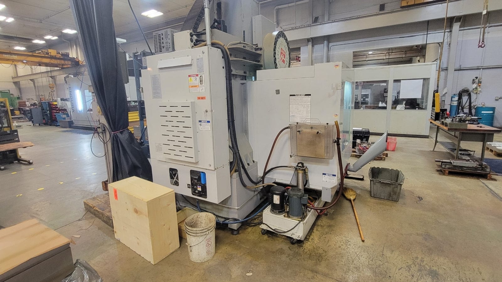 Haas VM-3 VMC, 2006 - 12,000 RPM, New Monitor, Auger - Image 5