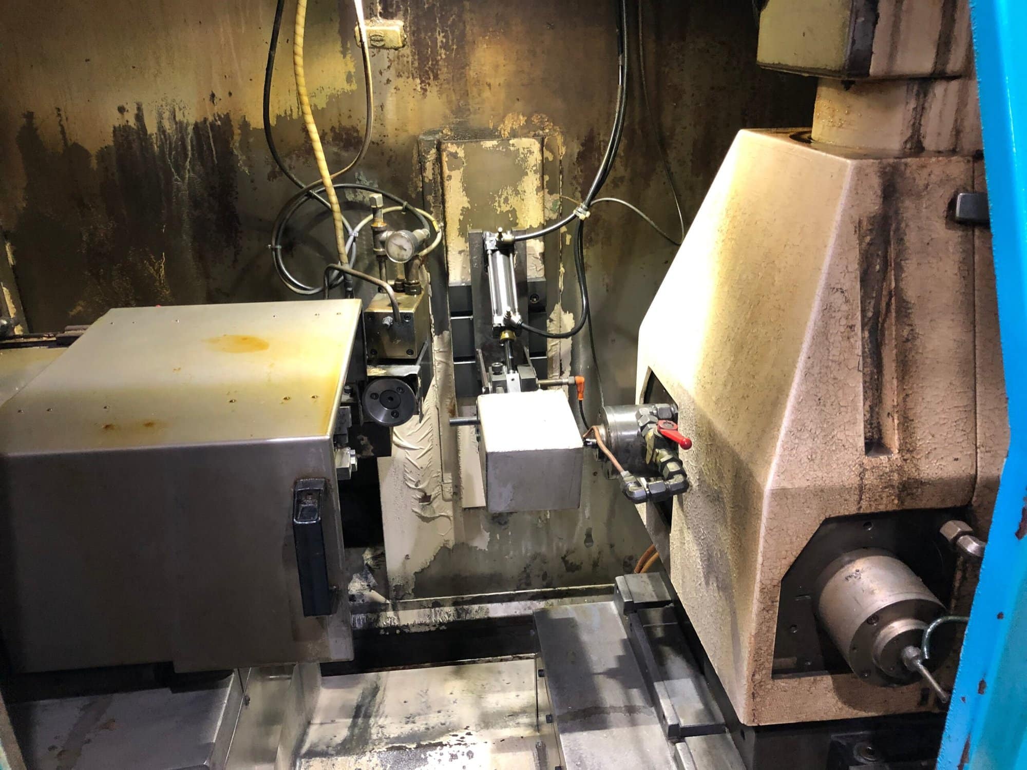 Voumard 110 CNC Grinder, 2004 - Automatic Wheel Dressing, Fanuc Control - Image 5