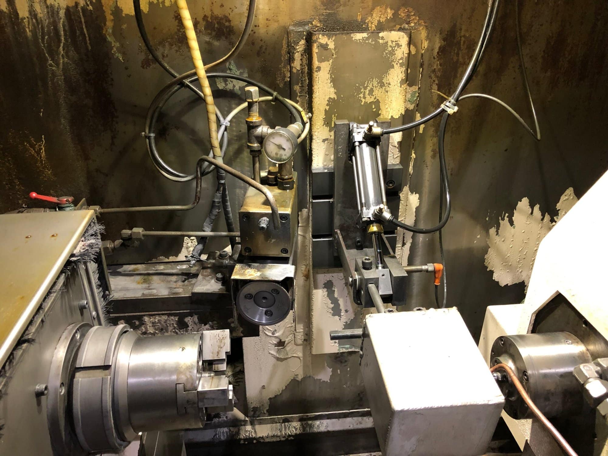 Voumard 110 CNC Grinder, 2004 - Automatic Wheel Dressing, Fanuc Control - Image 3