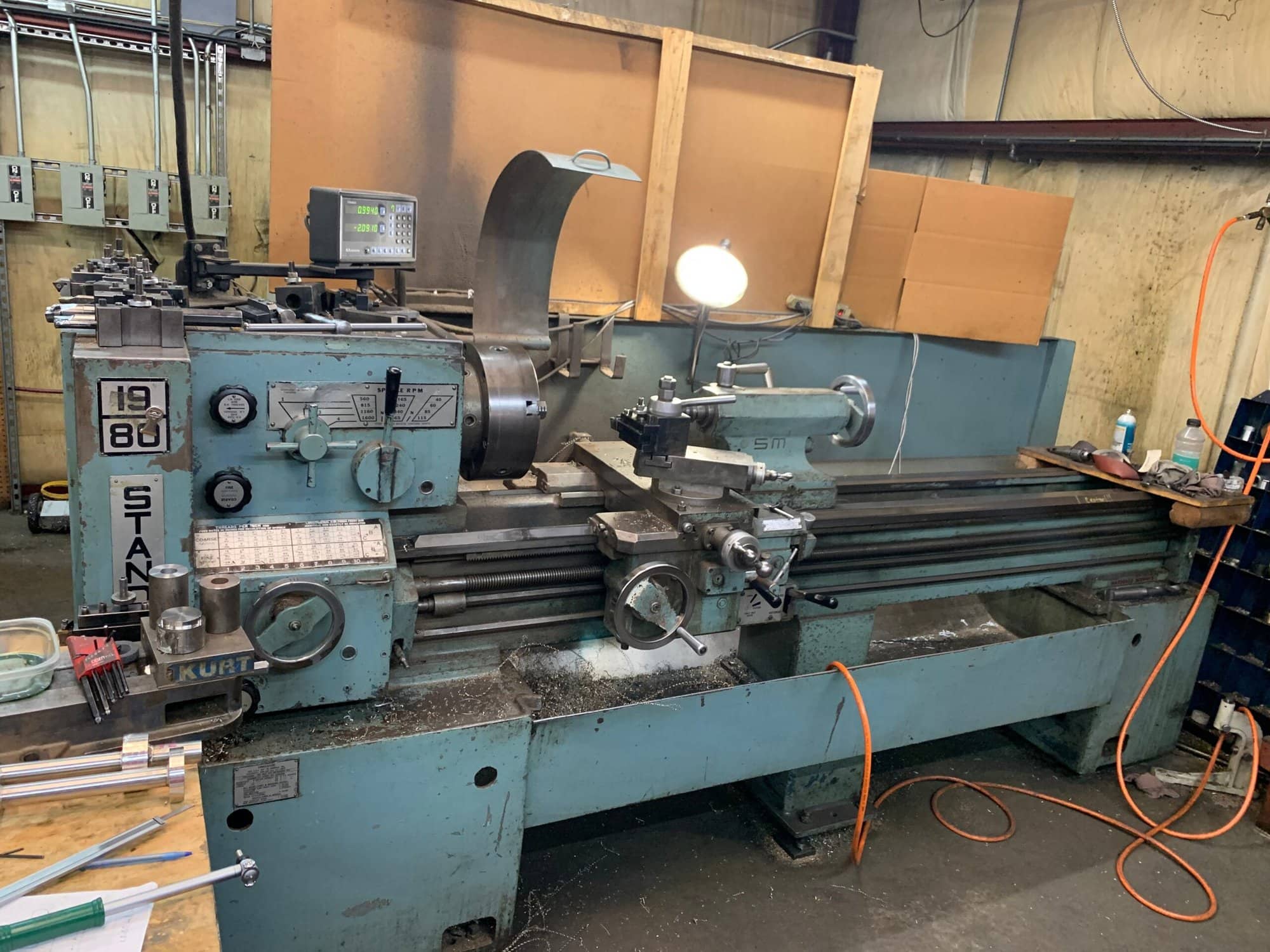 Standard Modern 1980 - Chuck, Tailstock, Digital Read Out, Video