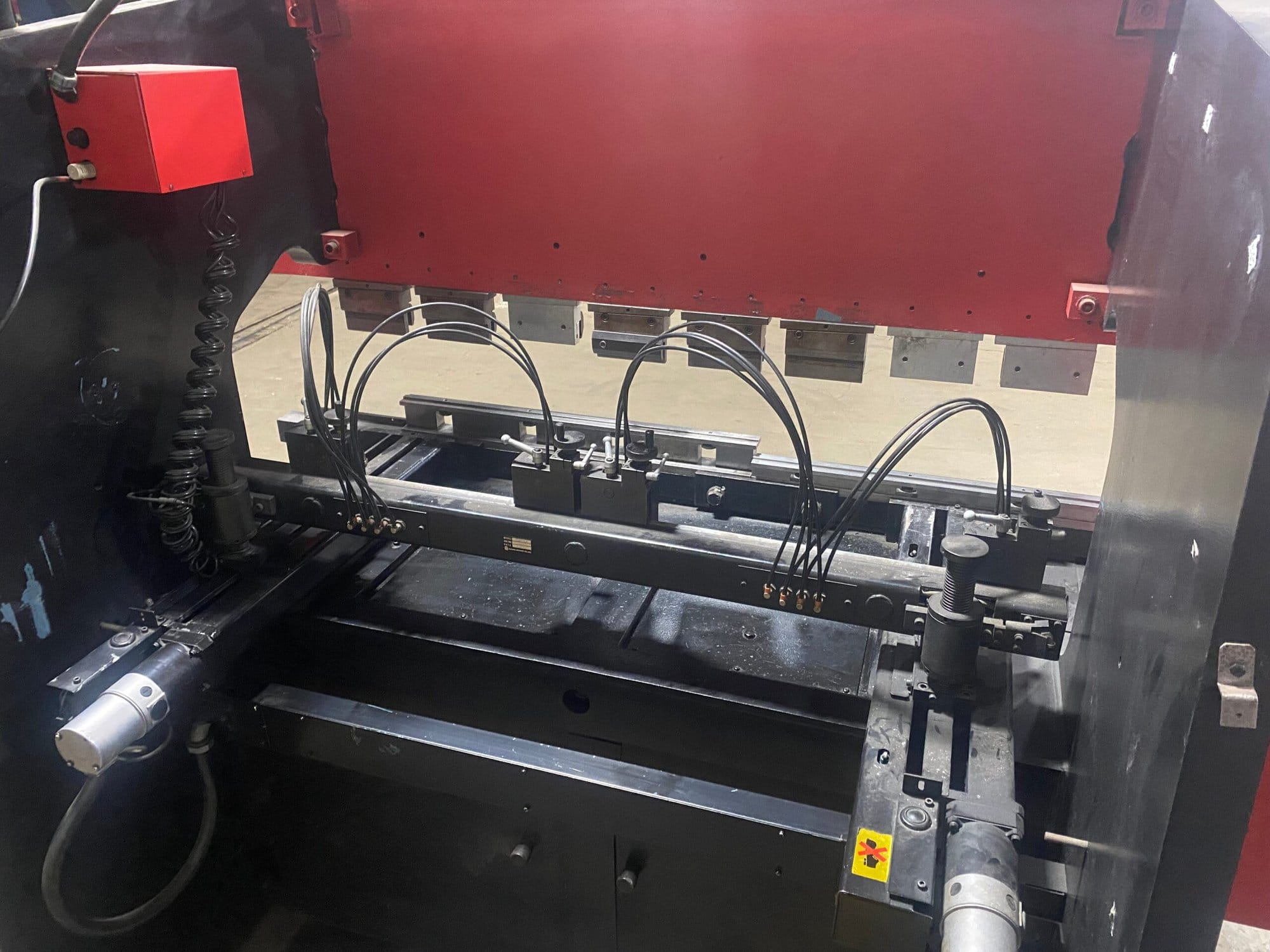 88 Ton x 6.5' Amada RG-80S CNC Press Brake, 1981 - Image 4