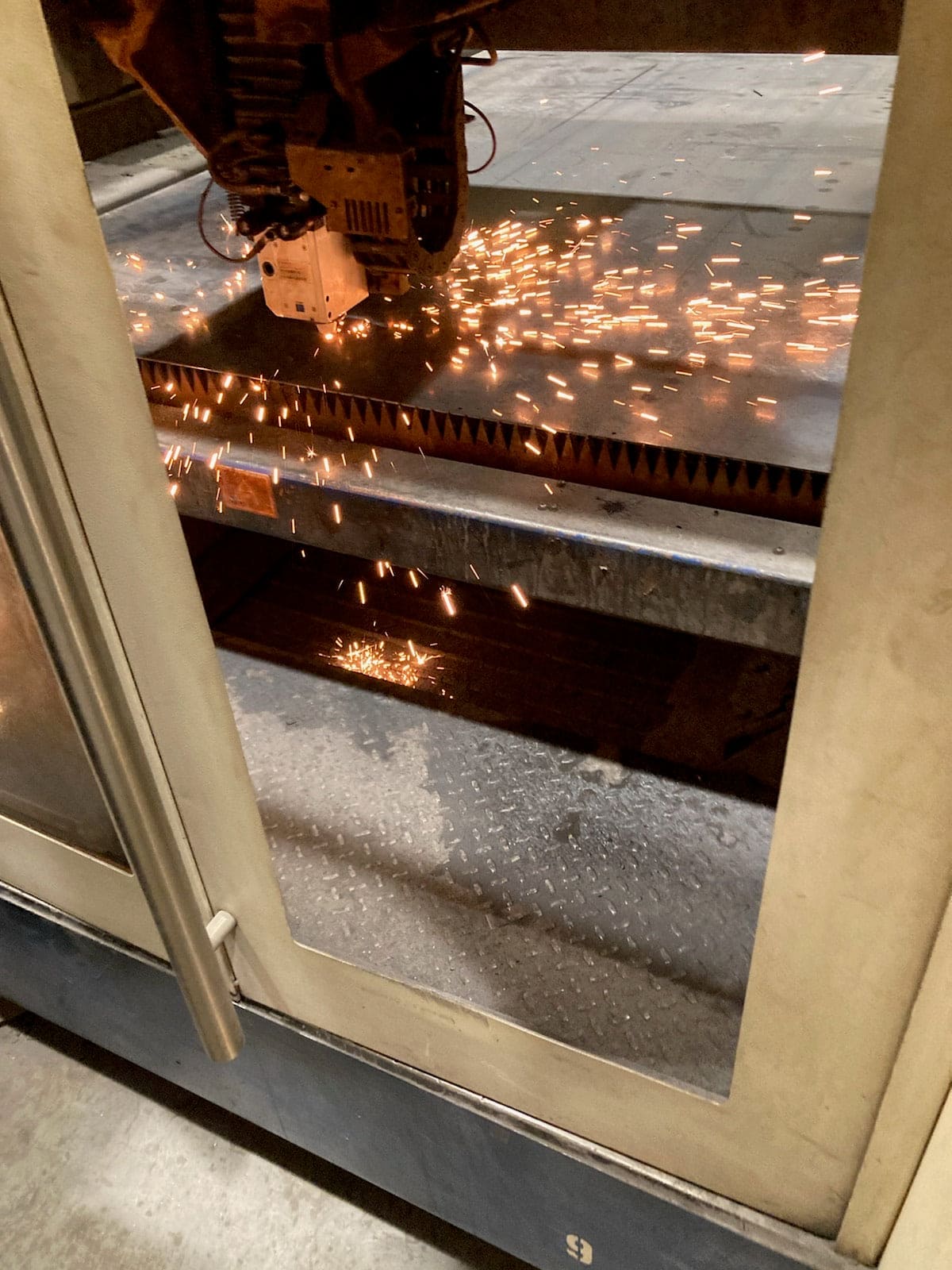 4000 Watt Trumpf TruLaser 3530 CO2 Laser, 2005 - W/Automatic Pallet Changer, 5'x10' Table (Pre-Removal Pricing!!!) - Image 3