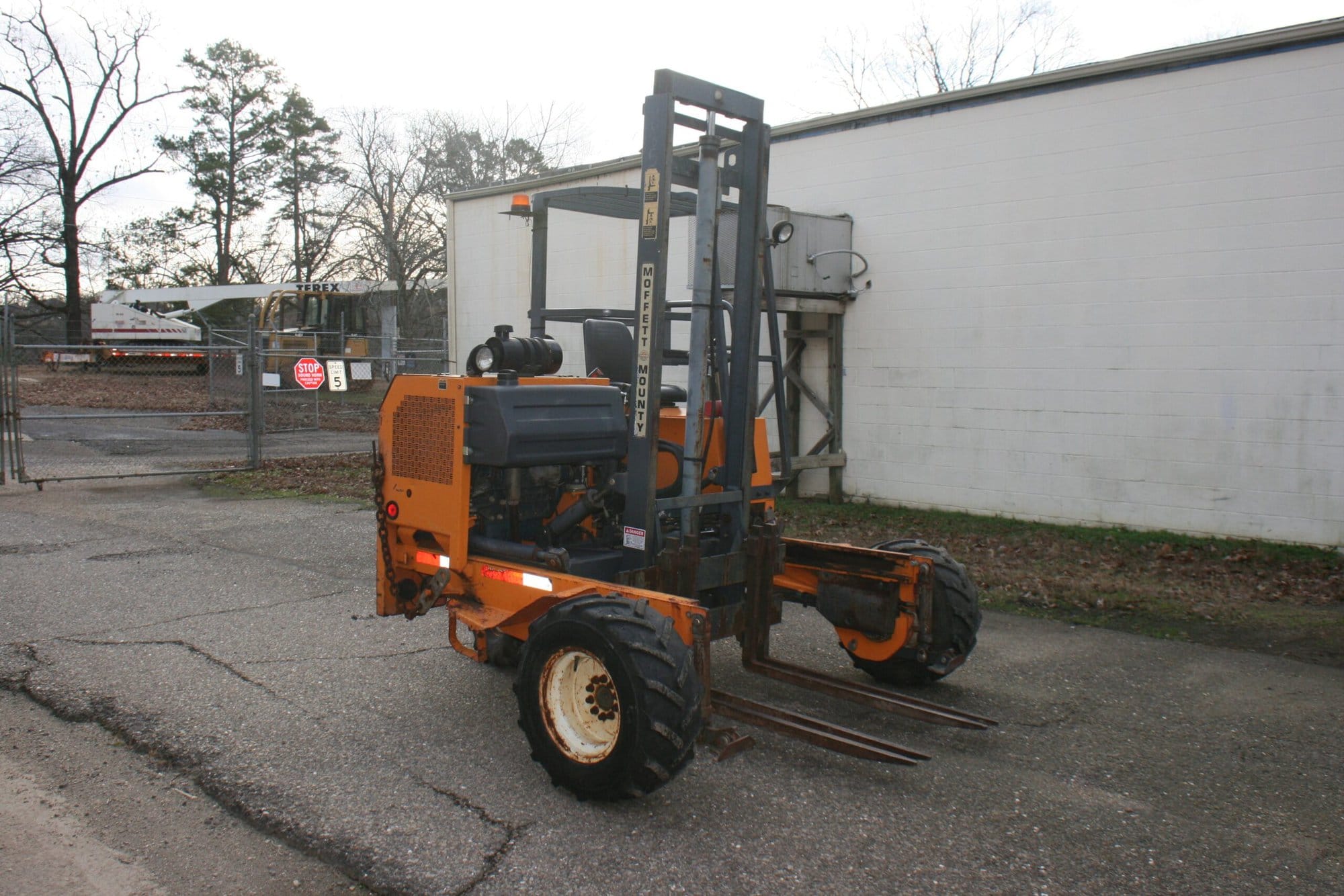 5,000 LB Capacity Moffett M5000 Diesel Forklift, 1999 - 1650 Hours - Image 2