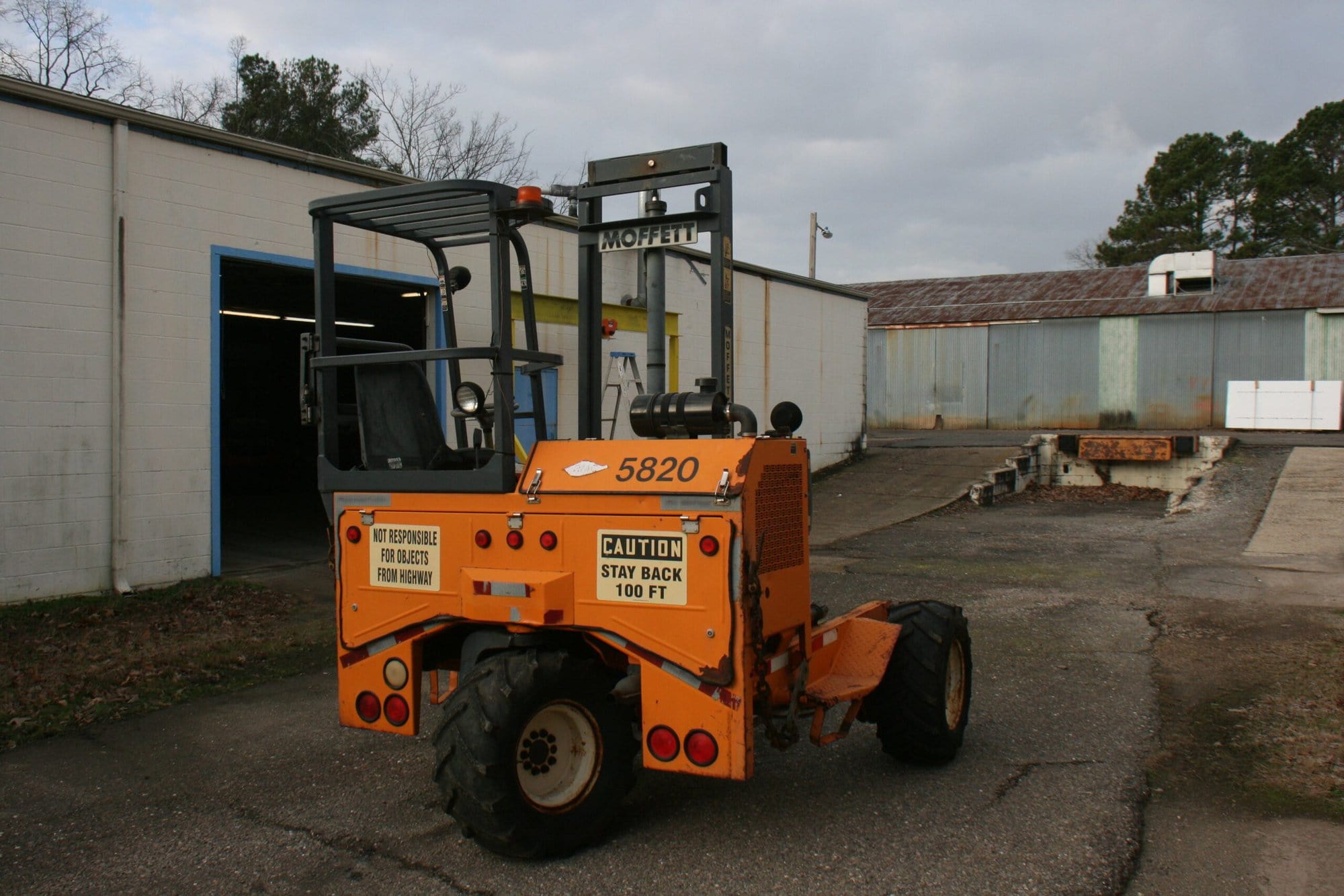 5,000 LB Capacity Moffett M5000 Diesel Forklift, 1999 - 1650 Hours - Image 4