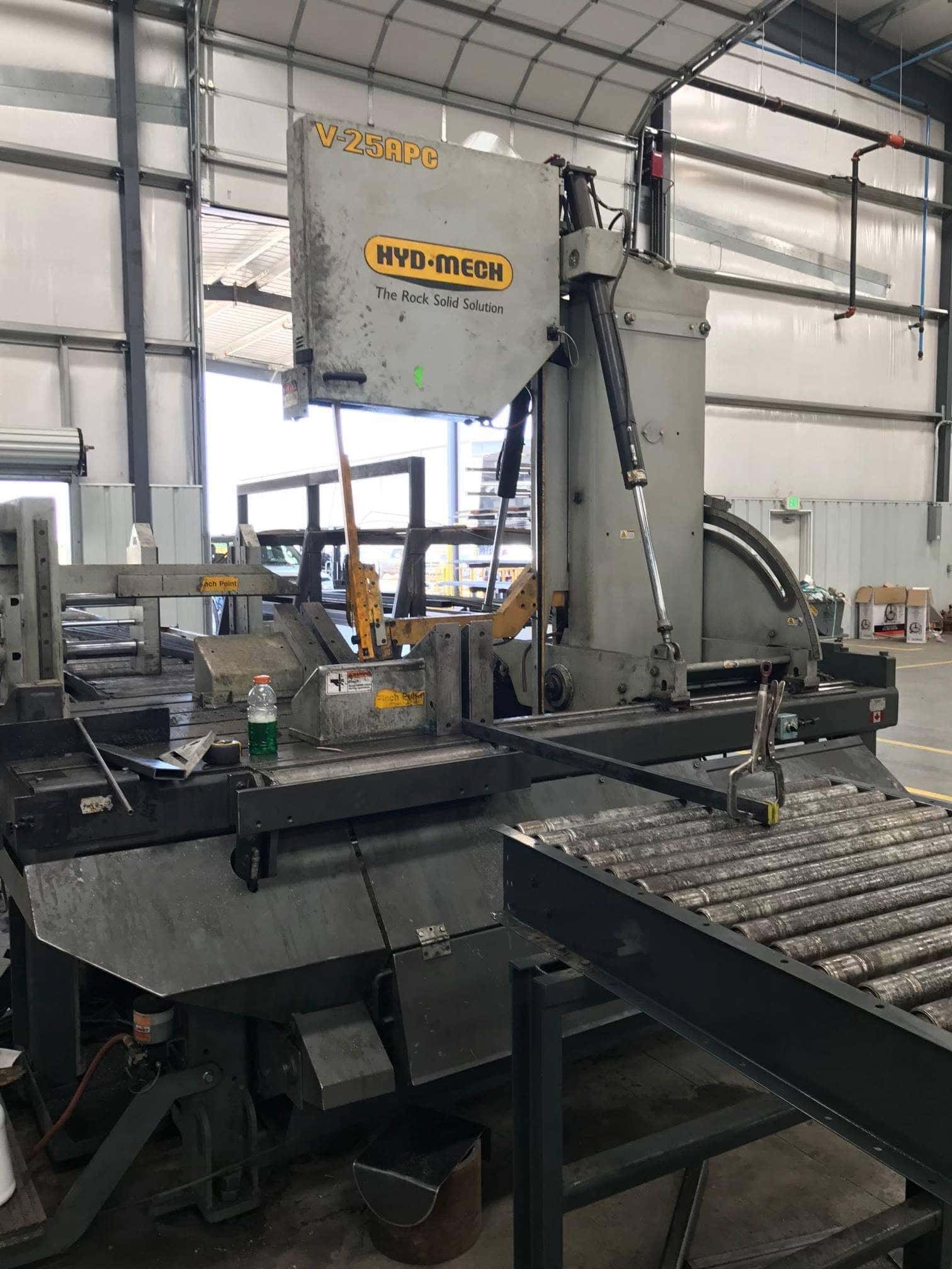 30" x 25" Hydmech V-25 APC Auto Vertical Band Saw, 2016- Top Bundling Vice, Power Conveyors - Image 2
