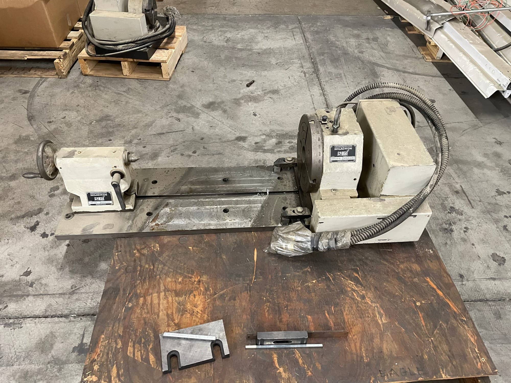 Cincinnati Milacron Sabre 1000 Vertical Machining Center, 1994- 4th Axis, 8k Spindle - Image 8