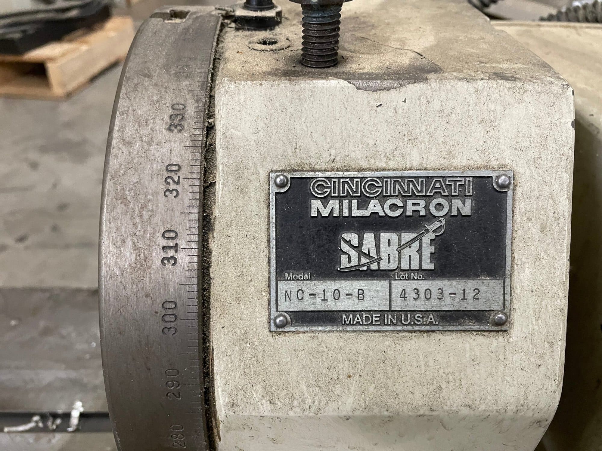 Cincinnati Milacron Sabre 1000 Vertical Machining Center, 1994- 4th Axis, 8k Spindle - Image 7