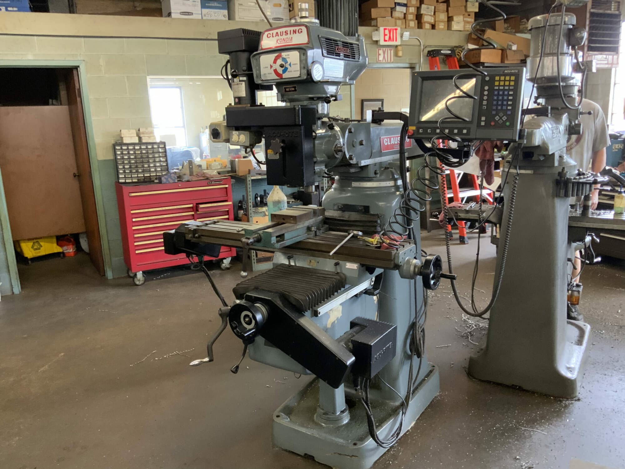 Clausing Kondia Knee Mill FV148CNCAR305, 2001 - Accurite Control