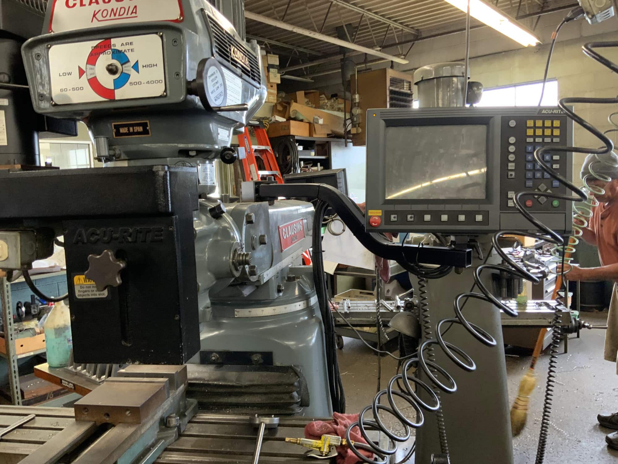Clausing Kondia Knee Mill FV148CNCAR305, 2001 - Accurite Control - Image 3
