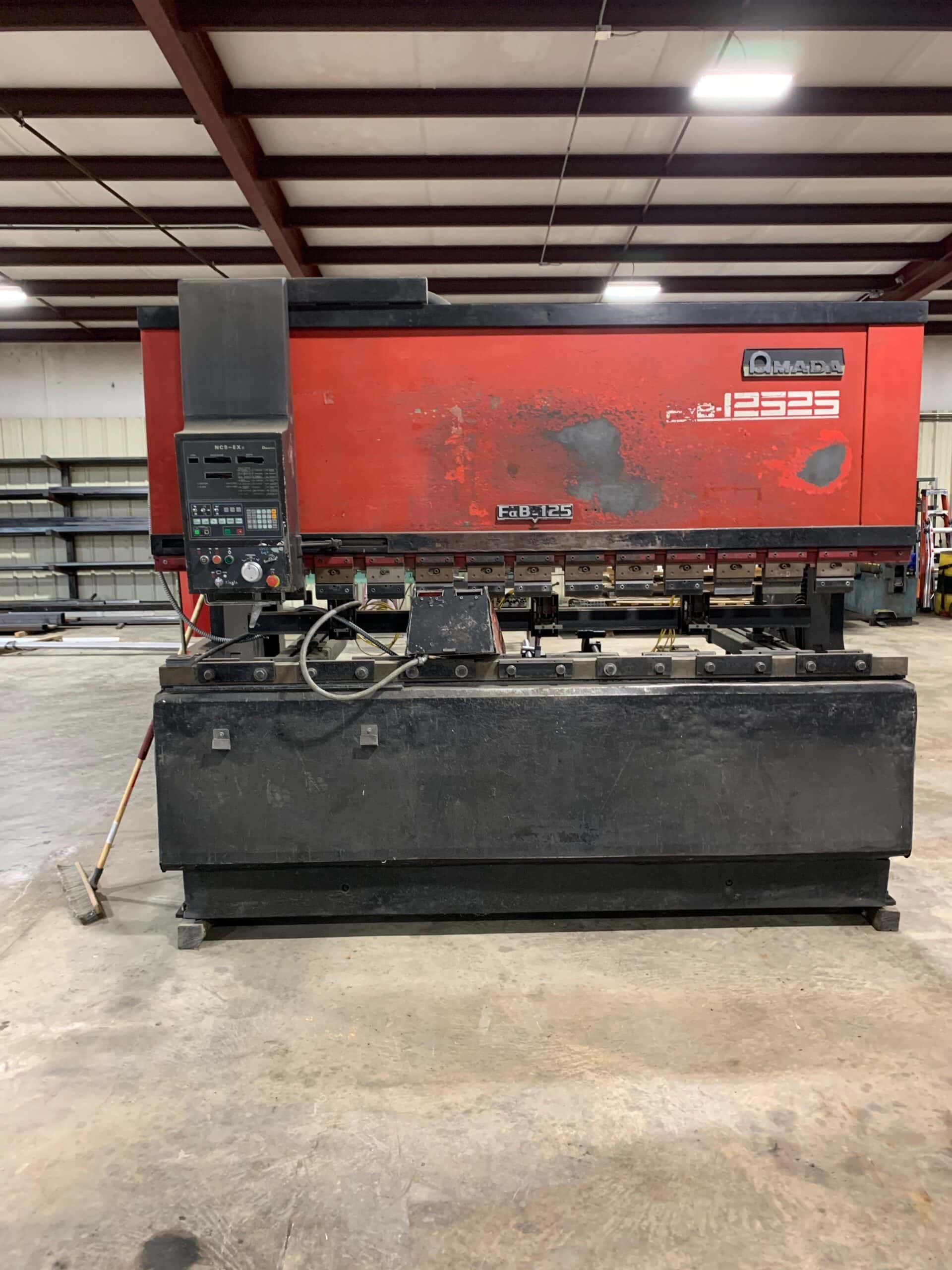 138 Ton x 10' Amada FBD-1253E CNC Press Brake, 1989