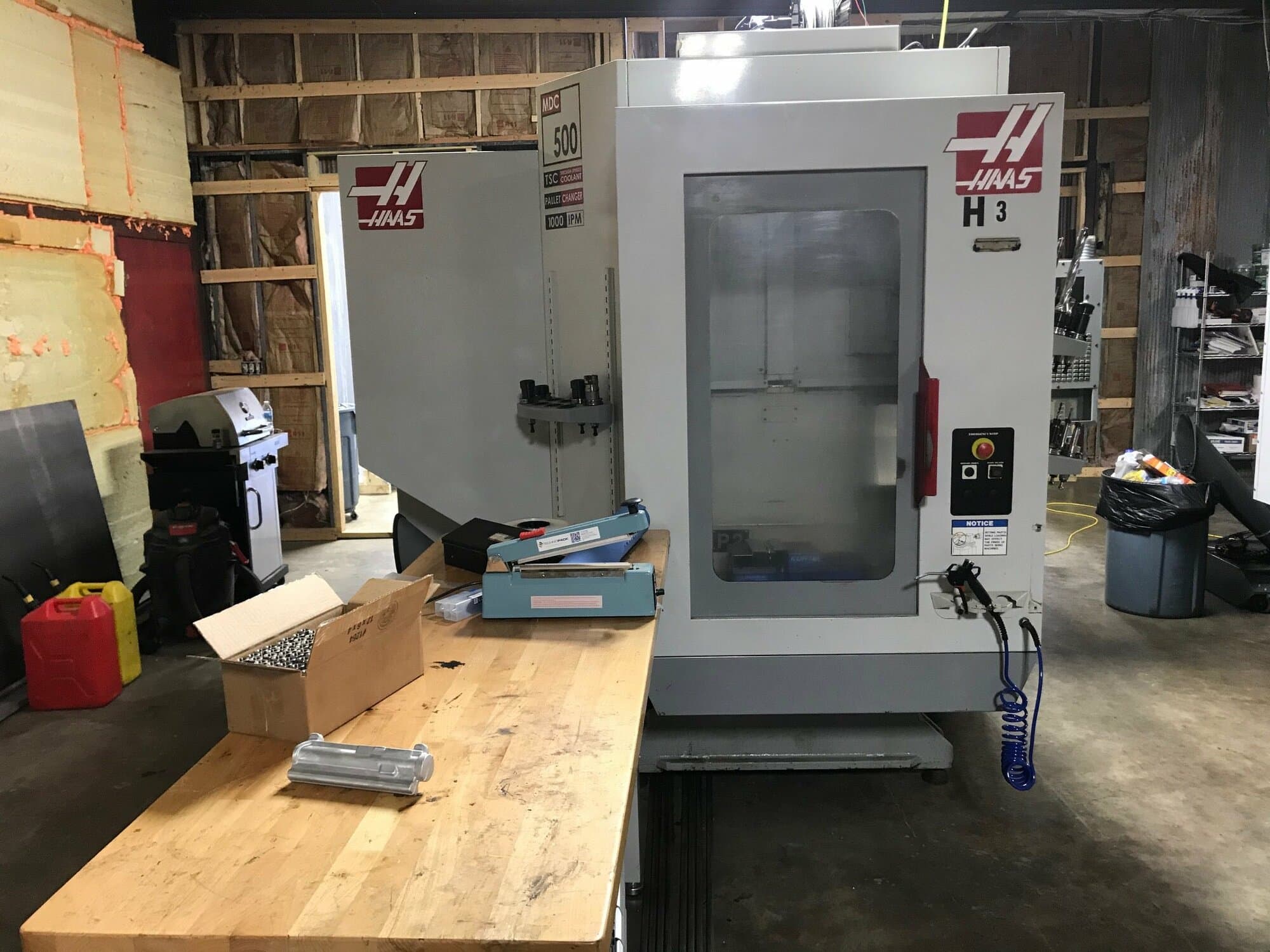 Haas MDC-500 CNC Mill, 2004 - Through Spindle Coolant, High Speed Machining - Image 2