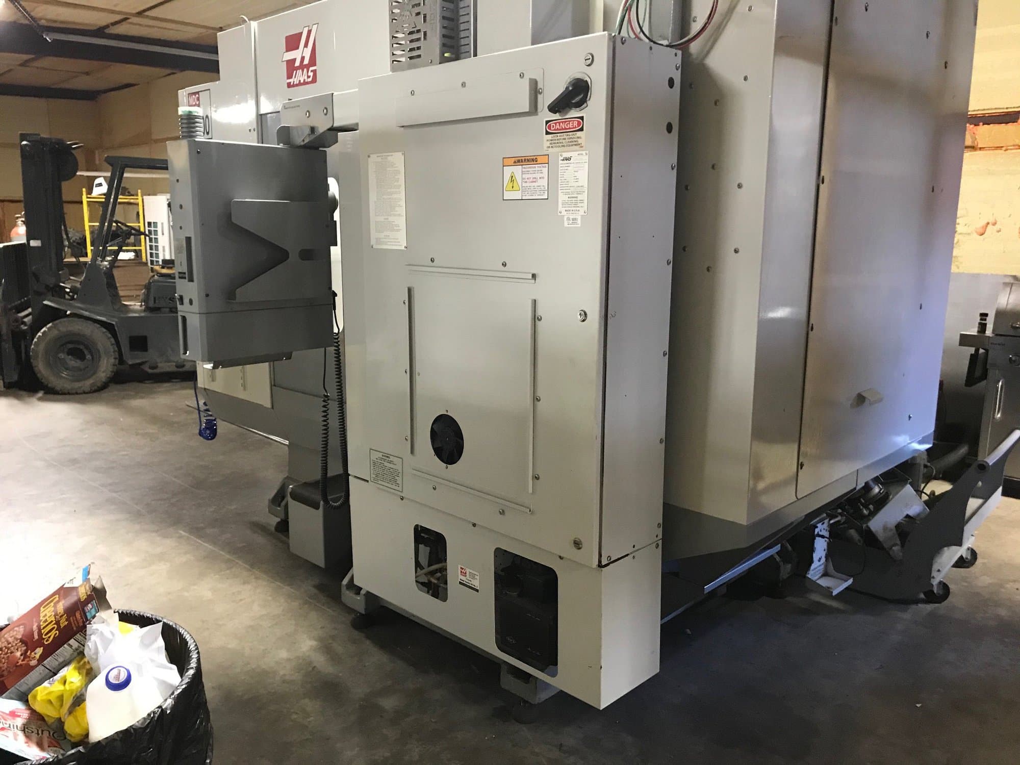 Haas MDC-500 CNC Mill, 2004 - Through Spindle Coolant, High Speed Machining - Image 4