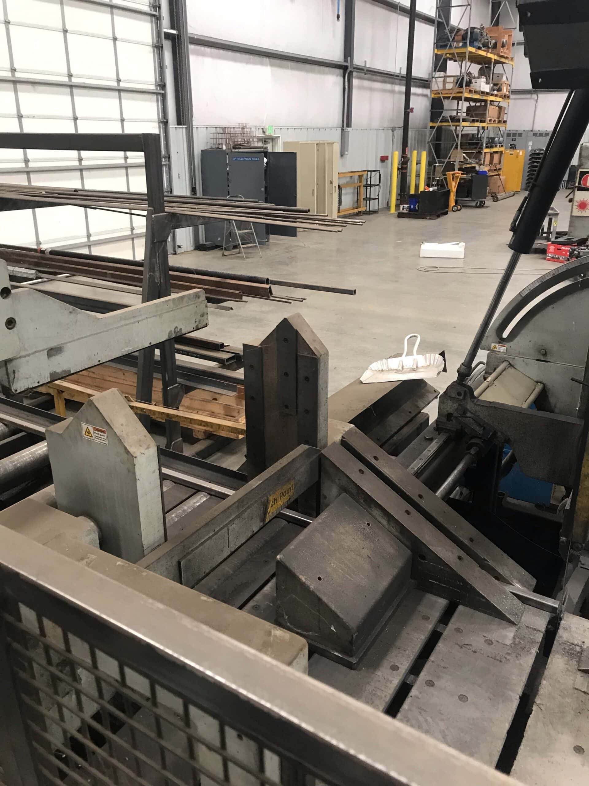 30" x 25" Hydmech V-25 APC Auto Vertical Band Saw, 2016- Top Bundling Vice, Power Conveyors - Image 8