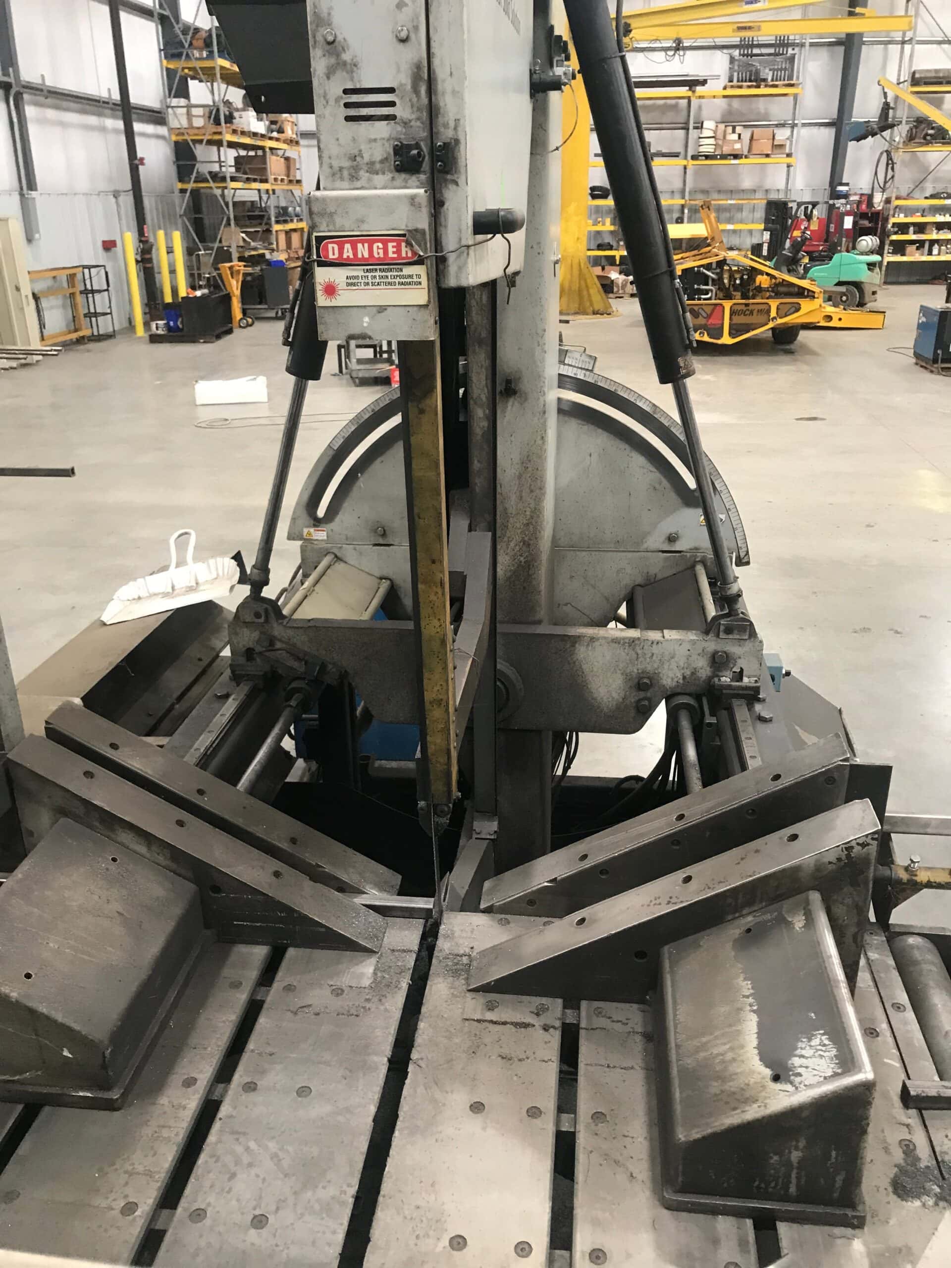 30" x 25" Hydmech V-25 APC Auto Vertical Band Saw, 2016- Top Bundling Vice, Power Conveyors - Image 7