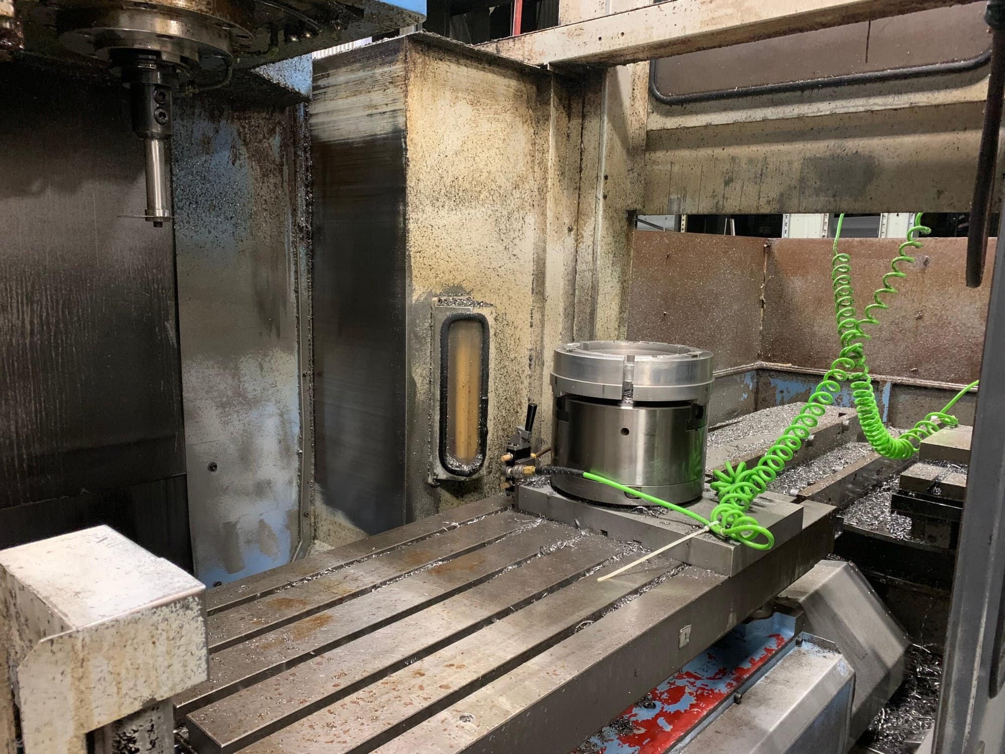 Mazak MTV 515/40N VMC, 1998 - 60 ATC, Chip Conveyor - Image 3