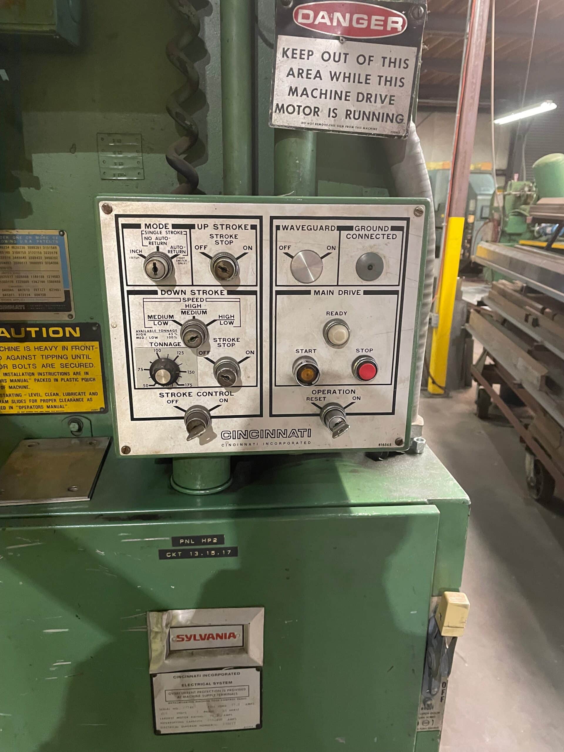 175 Ton x 12' Cincinnati 175CB10 Press Brake- W/ Automec CNC 150 Backgauge X Axis - Image 6