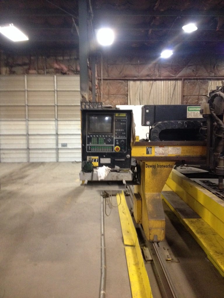 10.5' x 18' Esab Avenger 1 CM-300-12 CNC Plasma Table, 1994- 600 Amp, Spare Power Supply, Under Power - Image 5