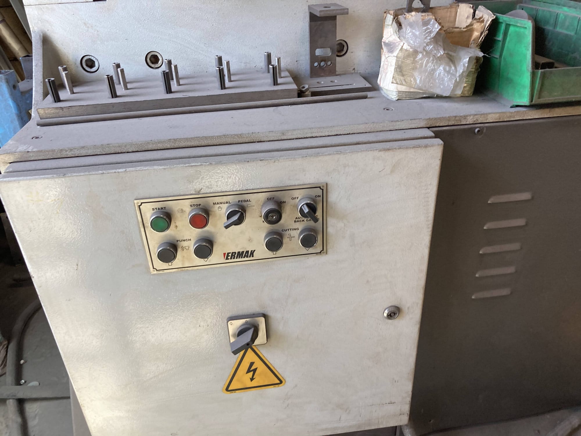 121 Ton Ermak EKM 121-198 Ironworker, 2011 - Image 4