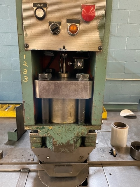 40 Ton Strippit Super 30/40 HD Turret Punch- Single Station, Hydraulic - Image 2