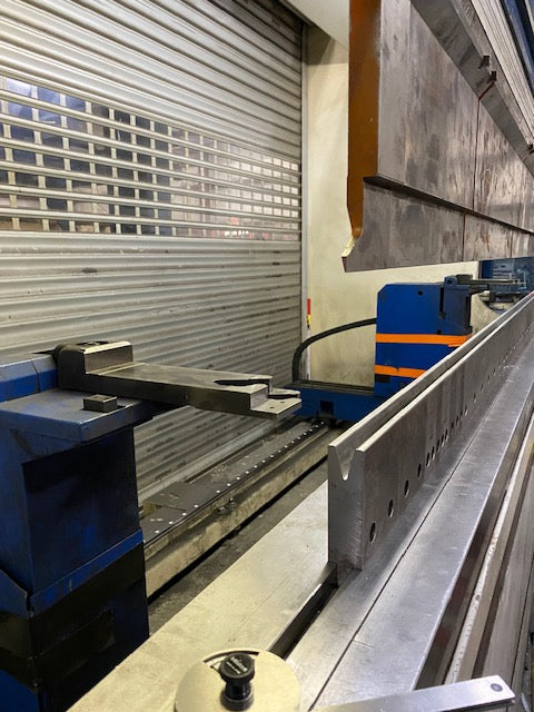187 ton x 13' Trumpf Trumabend V1700S CNC Press Brake, 2006 - 6 Axis Back Gauge - Image 5