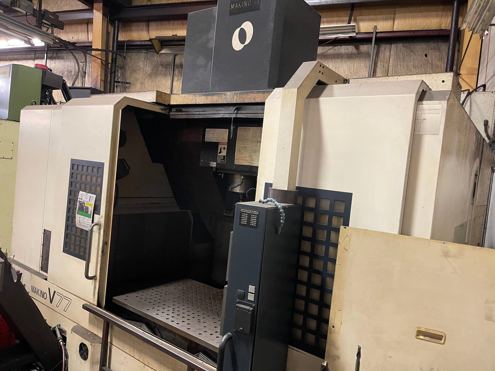 Makino V77-50T CNC Vertical Machining Center Mill, 2002 - Not Running - Image 3