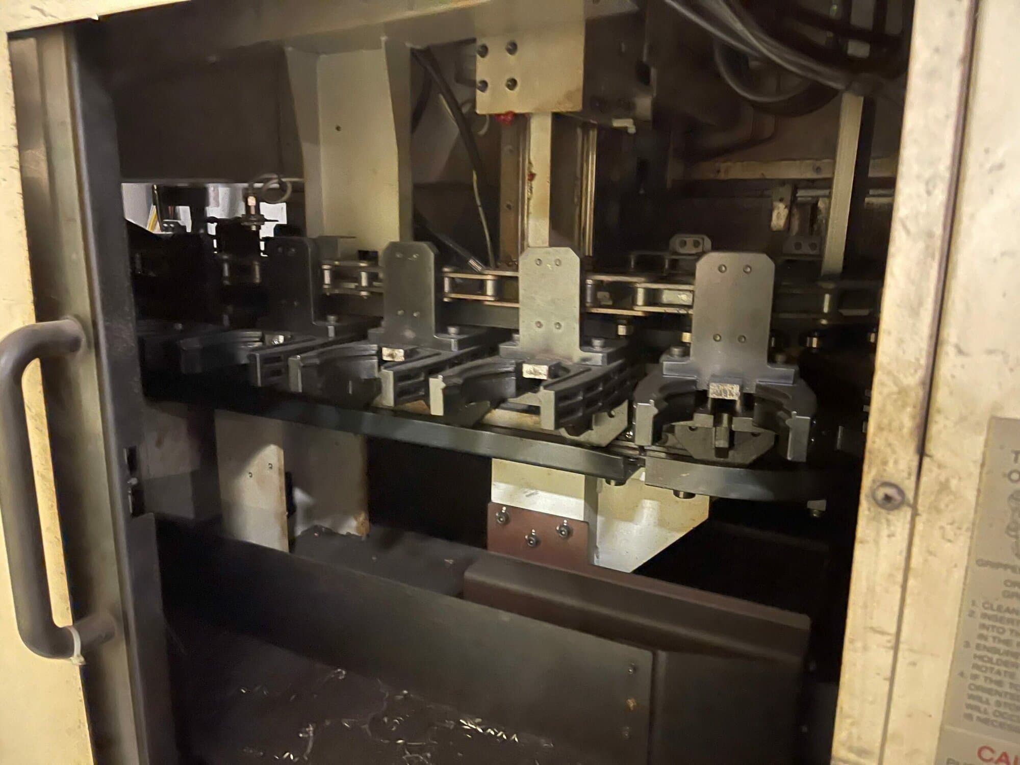 Makino V77-50T CNC Vertical Machining Center Mill, 2002 - Not Running - Image 12