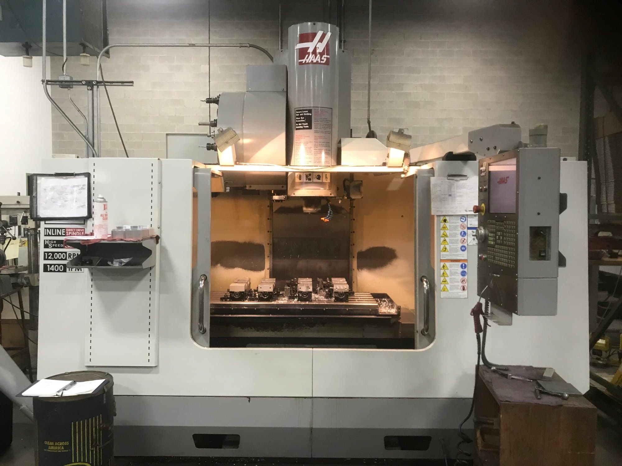 Haas VF-4SS VMC, 2008 - Only Cut Aluminum